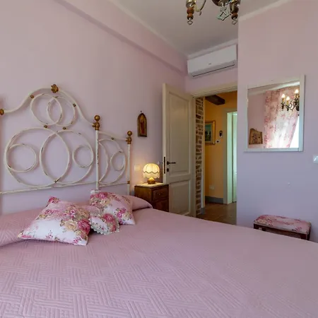 Casa Del Nonno Bingheri - Vencaglia 农家乐 哥尔顿